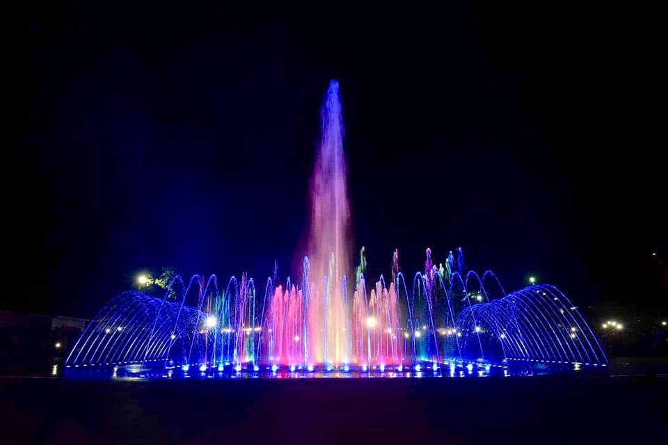 Binalonan’s multicolor dancing fountain inaugurated;Guico acknowledges Binalonians for done projects