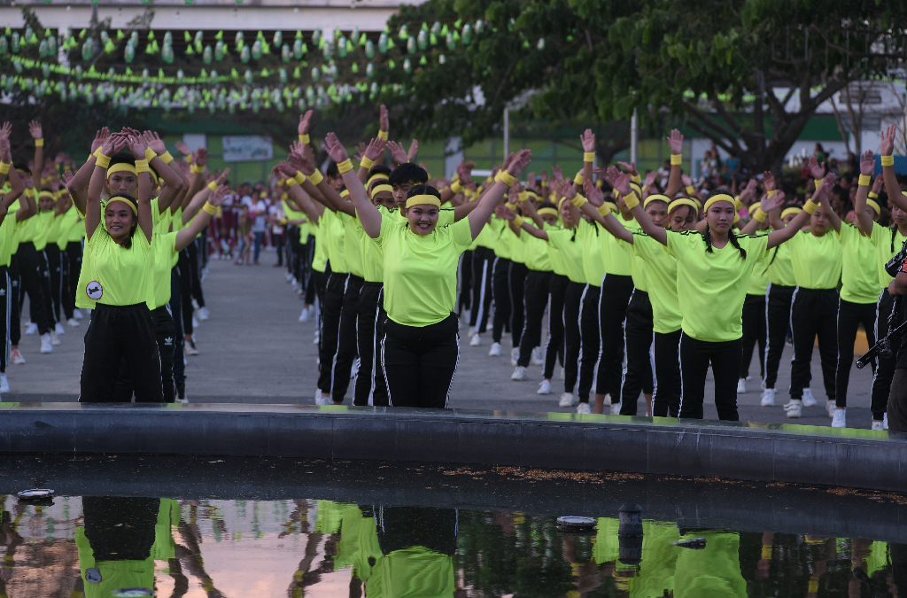 Aero Fusion competition draws crowd during town fiesta